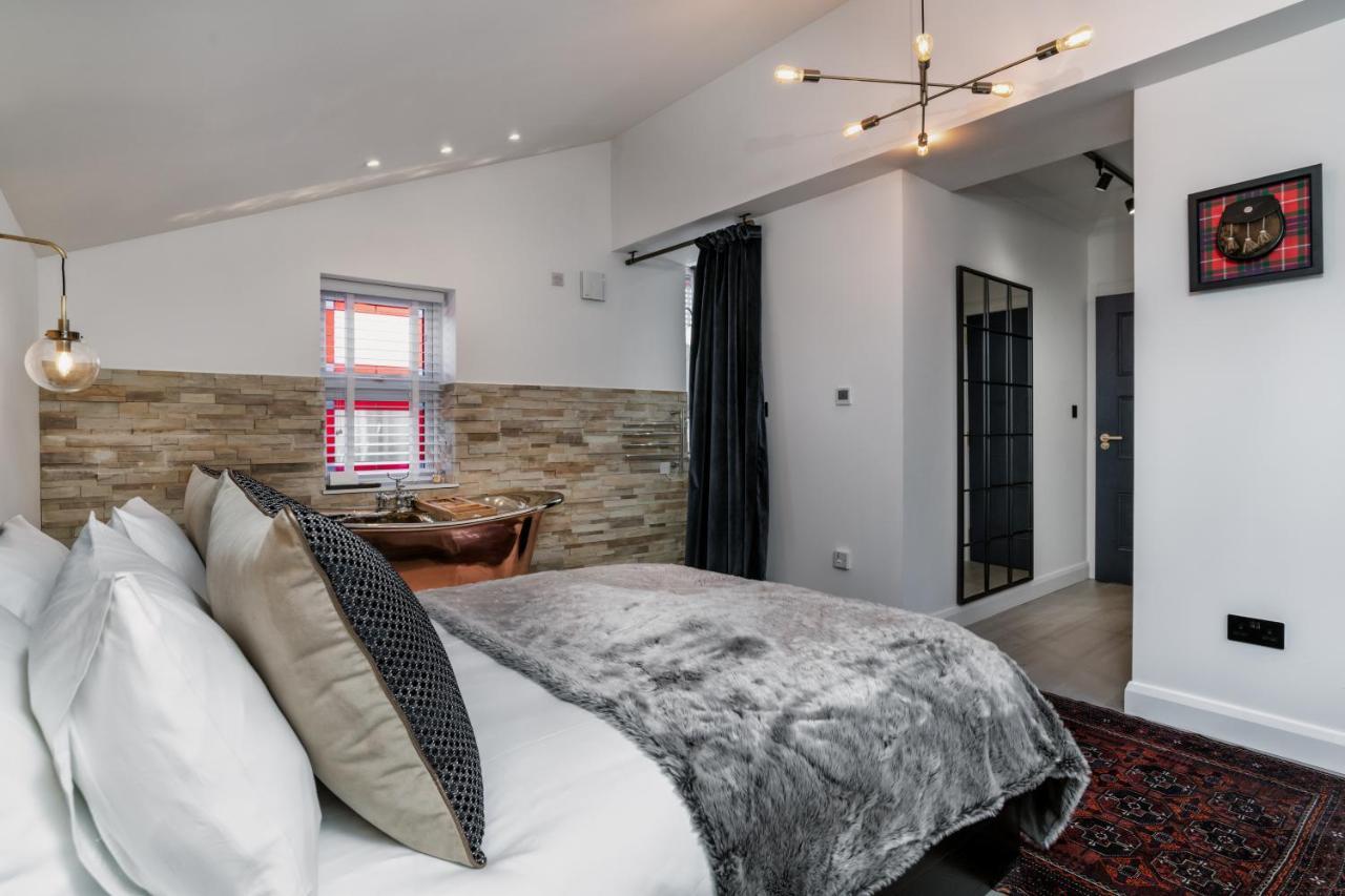Pamper Yourself In Our Double Sized Copper Tub -2 Bedroom Villa Inverness Exterior photo